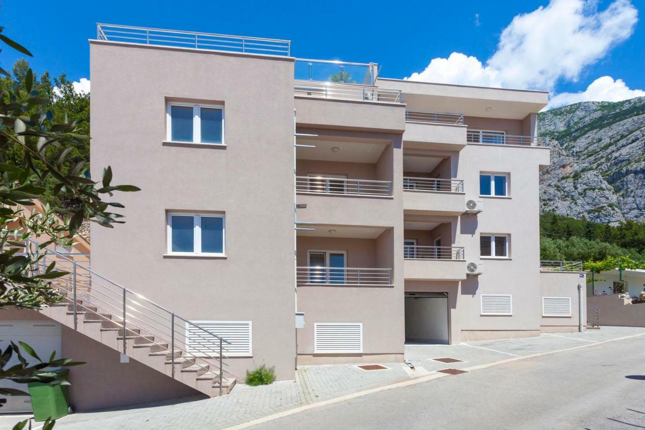 Apartments Dora Макарска Экстерьер фото