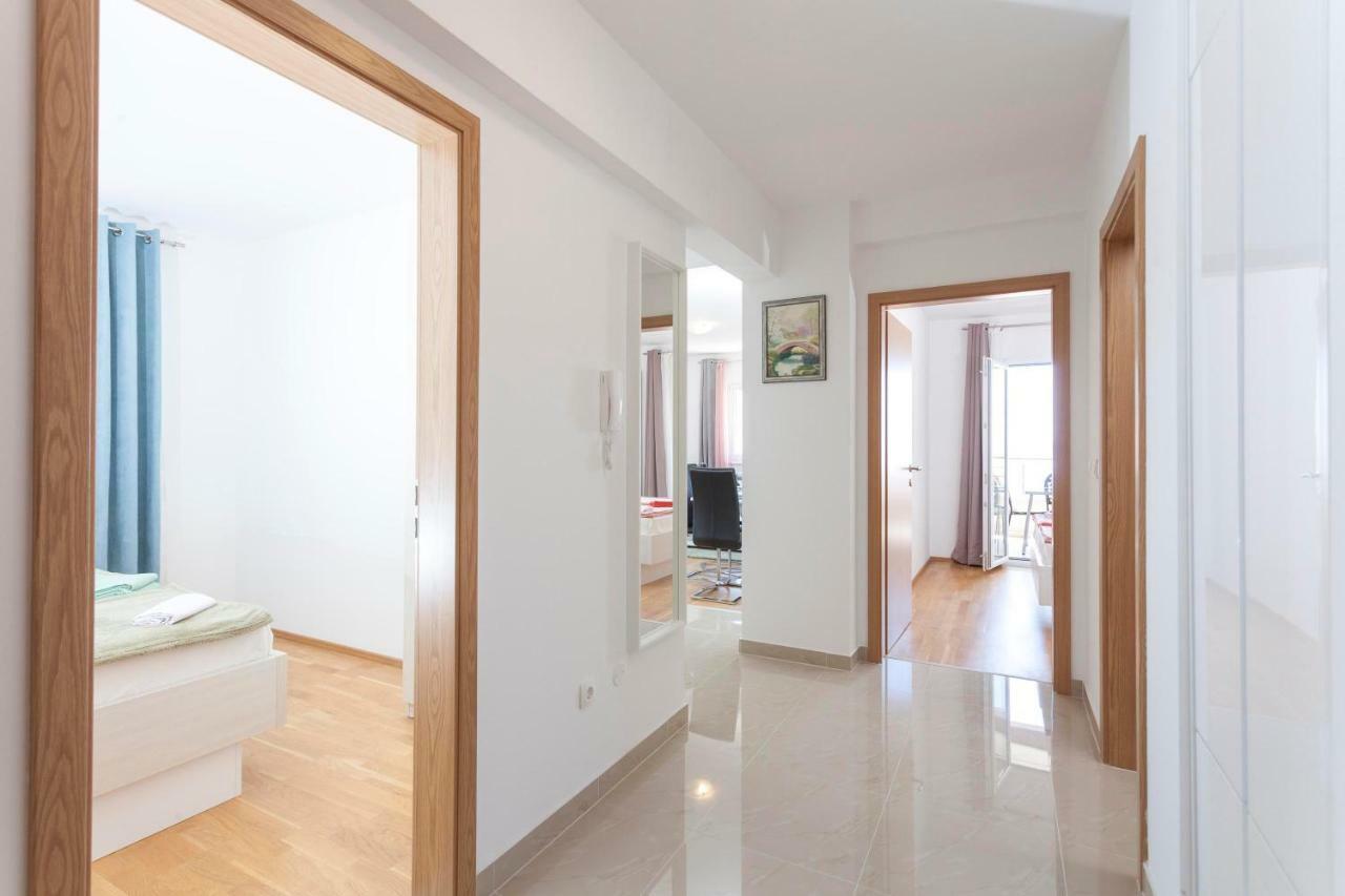 Apartments Dora Макарска Экстерьер фото