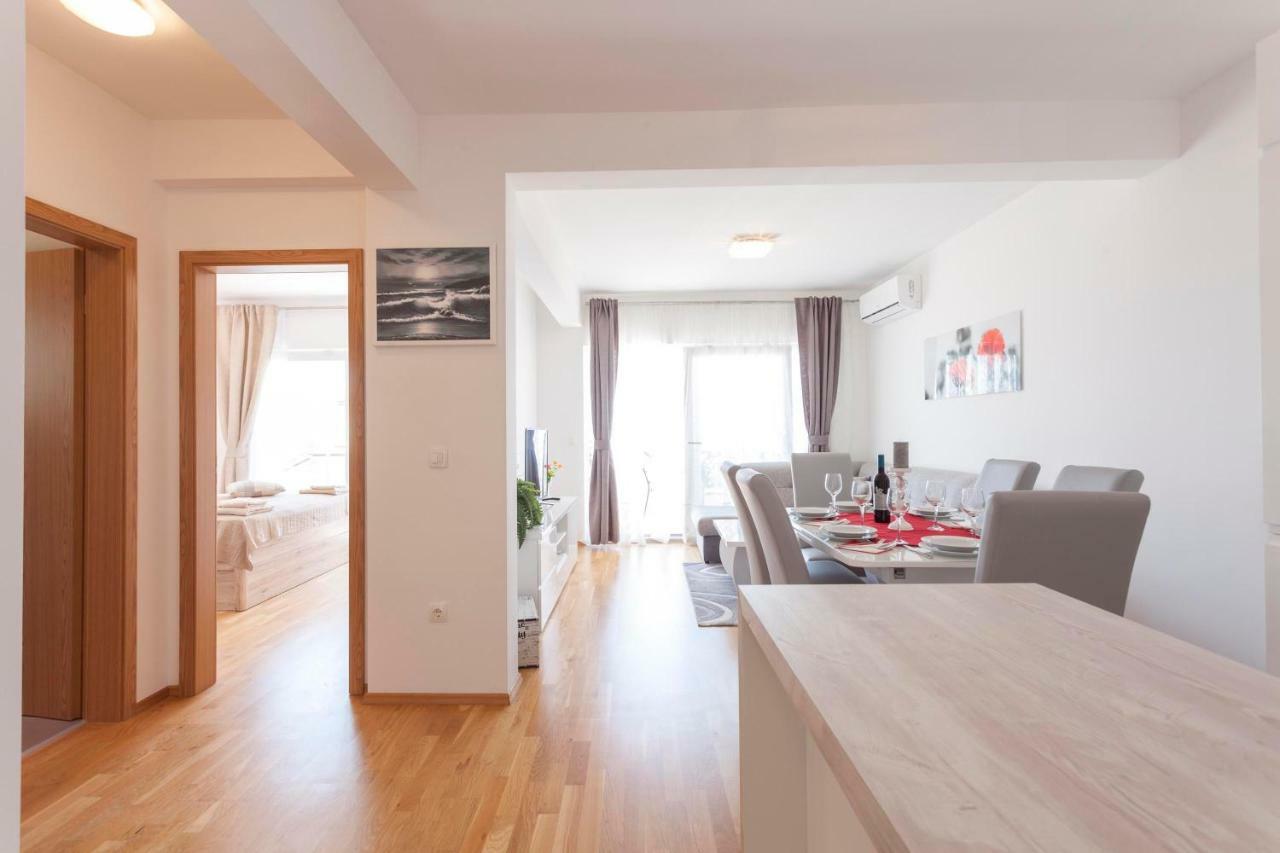 Apartments Dora Макарска Экстерьер фото