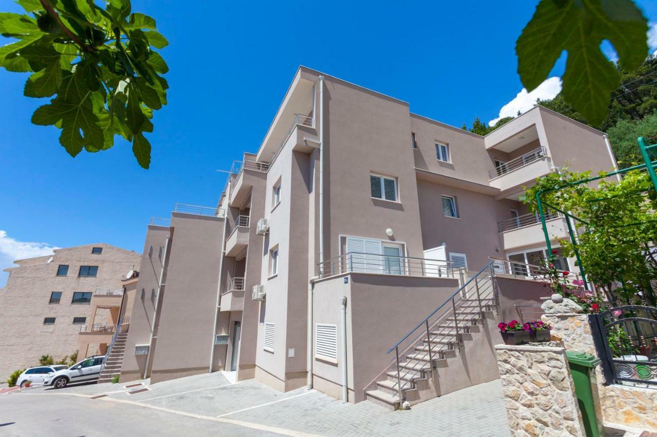 Apartments Dora Макарска Экстерьер фото